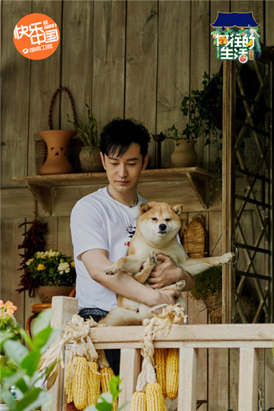 黄晓明.jpg