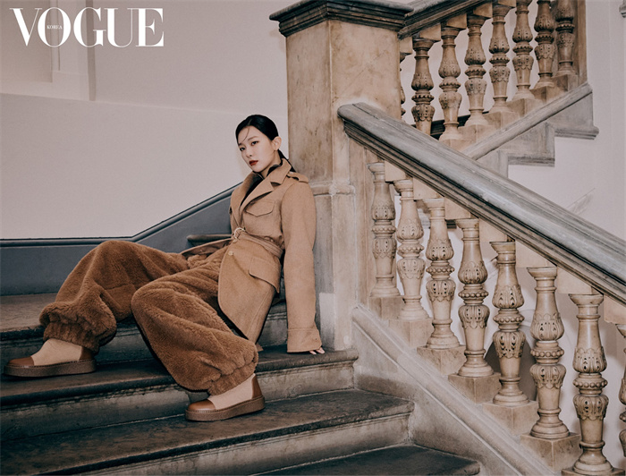 SEULGI 《Vogue Korea》10月刊画报照1.jpg