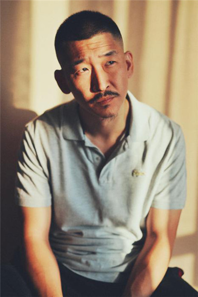 何教授 1.jpg