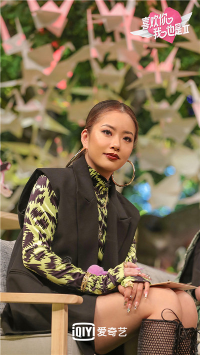 王菊.jpg