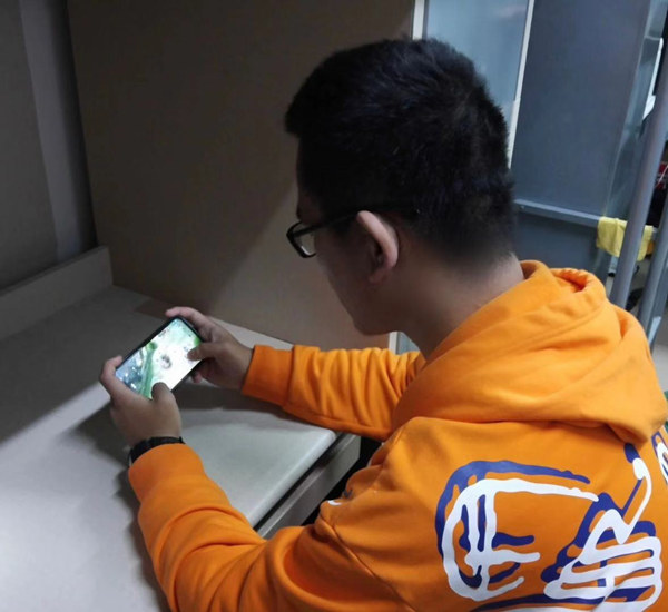图2 “电竞学霸奖”获得者 王靖国 _副本.jpg