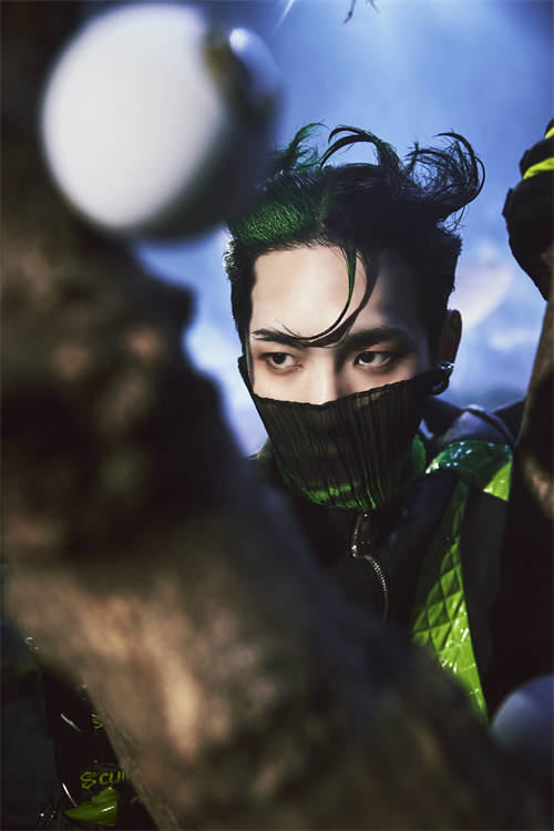SHINee成员KEY正规2辑《Gasoline》图片.jpg